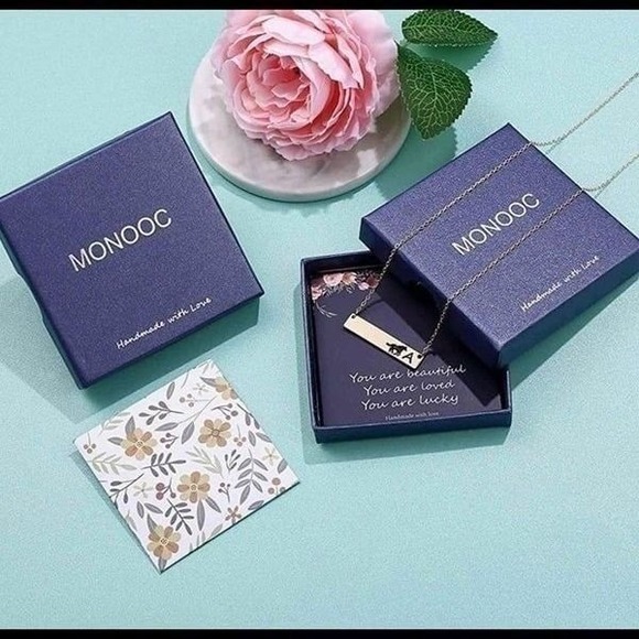 Monooc "M" Horse Good Luck Girls/ Woman's Necklace - Picture 2 of 2